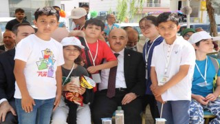 Samsun Valisi Dağlı: “Çocukların kitaplardan önce bizleri izlediğinin farkındayız”