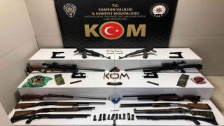 Samsunda çiftlik evine operasyon: 2si Kaleşnikof çok sayıda silah ele geçirildi
