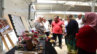 Sanat atölyesi kursiyerlerinin el emeği göz nuru eserleri sergilendi