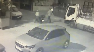 Sancaktepede motosiklet hırsızlığı kamerada