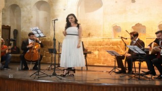 Şanlıurfada Yaprak Sayar konseri