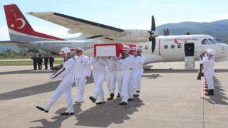 Şehit Fatih Özkayanın naaşı Zonguldak Havalimanına getirildi