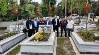 Şehit uzman çavuş kabri başında anıldı