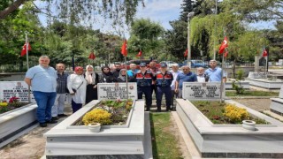 Şehit uzman çavuş kabri başında dualarla anıldı