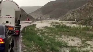 Sel Nallıhanı vurdu
