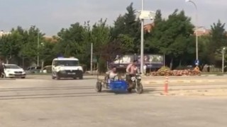 Sepetli motosikletle polis otosundan işte böyle kaçtılar