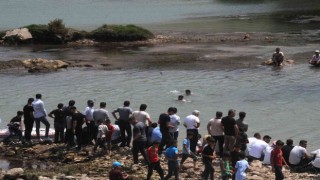 Serinlemek için girdiği Dicle Nehrinden cansız bedeni çıkarıldı