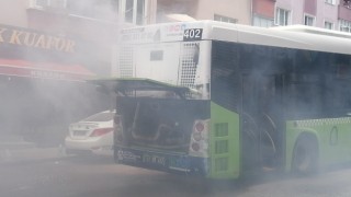 Seyir halindeki otobüste yangın çıktı