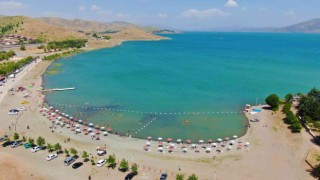 Sıcaklar arttı, vatandaşlar doğunun gizli denizi Hazara akın etti