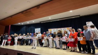 Şifa Niyetine Tiyatro Atölyesinde mezuniyet sevinci