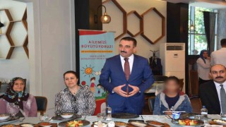 Siirt Valisi Hacıbektaşoğlu, koruyucu ailelerle bir araya geldi