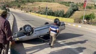 Siirtte araç takla attı: Sürücü kazayı yara almadan atlattı