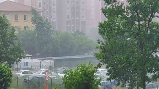 Silivride sağanak yağış su baskınlarına neden oldu