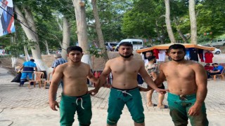 Sivaslı pehlivanlar 4 madalya kazandı