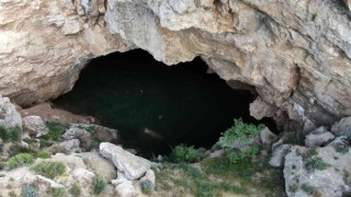 Sivasta gizemli mağara yağışların etkisiyle su doldu