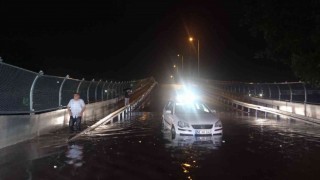 Sivasta sağanak yağış hayatı olumsuz etkiledi