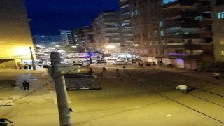 Sokak ortasındaki silahlı kavgayı dua ederek çekti