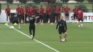 Stefan Kuntz, Serdar Dursunun penaltı atışını taklit etti