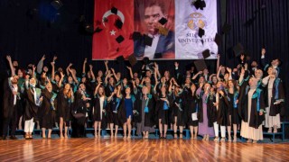 SÜ Mimarlık ve Tasarım Fakültesinde mezuniyet heyecanı