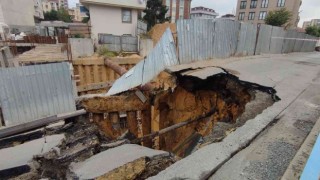 Sultangazide inşaat alanı yanındaki yol çöktü