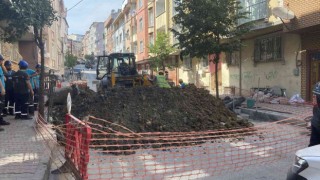 Sultangazide İSKİnin çalışma yaptığı esnada doğalgaz borusu patladı
