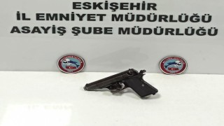 Şüpheli şahıstan ruhsatsız silah ele geçirildi