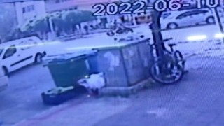 Takip mesafesini korumayan motosiklet kaza yapan araçlara çarptı