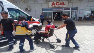 Takla atan otomobilde bulunan 2 kişi yaralandı