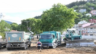 Tarım ve Orman Bakanlığı sel felaketinden etkilenen bölgelerde vatandaşın yanında