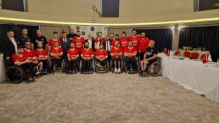 Tekerlekli Sandalye Basketbol A Milli Takımına moral yemeği
