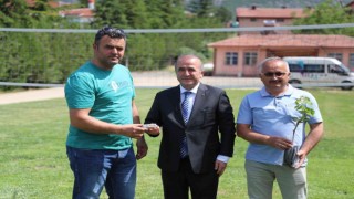 Tokatta 12 bin adet tüplü asma fidanı ile 400 ana arı törenle dağıtıldı