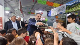 Tokatta kitap fuarı yazarlarla okuyucuları buluşturdu