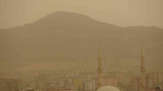 Toz bulutu Adıyamanı etkisi altına aldı