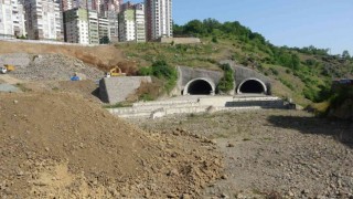 Trabzondaki Kanuni Bulvarında viyadük ve tünel inşaatlarının yapımı sürüyor