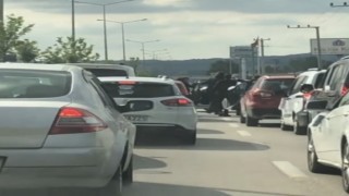 Trafiği kapatan düğün konvoyuna haklı isyan