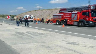 Traktör şarampole devrildi