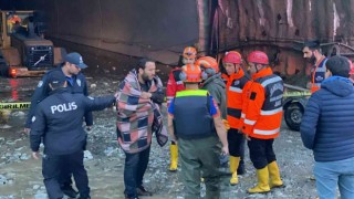 Tüneli sel bastı; mahsur kalan 3 işçi kurtarıldı