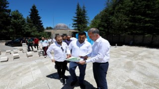 Turgut Alp Türbesinin restorasyon çalışmaları sürüyor