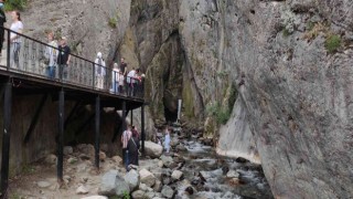 Turistler bu şelaleyi görmeden şehirden ayrılmıyor