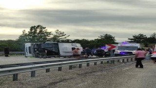 Turistleri taşıyan otobüs kaza yaptı: 1 ölü, 22 yaralı