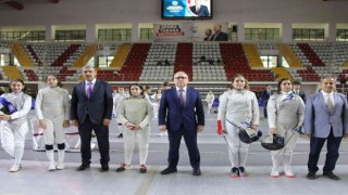 Türkiye Eskrim Şampiyonasının açılış seremonisi yapıldı