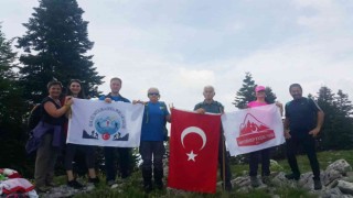 Türkiyenin ilk kadın dağcısı Sinopun zirvesine tırmandı
