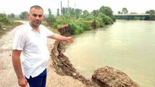 Üç mahallenin bağlantısını sağlayan yol çöktü