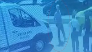 Ümraniyede kamyonetten telefon hırsızlığı kamerada