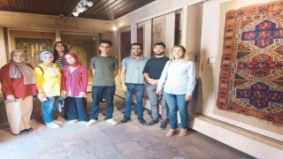Üniversite öğrencilerinden halı ve kilim müzesine ziyaret