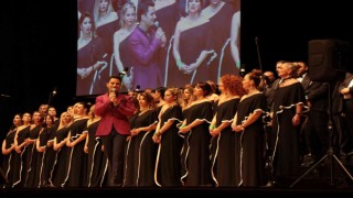 Ünlü sanatçılar ve C-Majör korosu down sendromlu çocuklara destek konserinde bir araya geldi