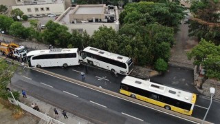 Üsküdarda İETT otobüsü ile iki tur otobüsü çarpıştı, ortalık savaş alanına döndü