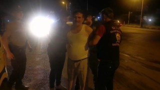 Uygulamadan kaçan alkollü sürücü polis otosuna çarptı