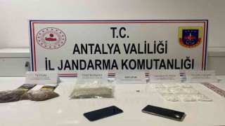 Üzerlerinde uyuşturucuyla yakalandılar