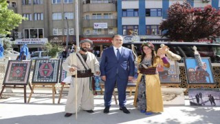 Vali Akbıyık, kültürel ve yöresel sergiyi ziyaret etti
